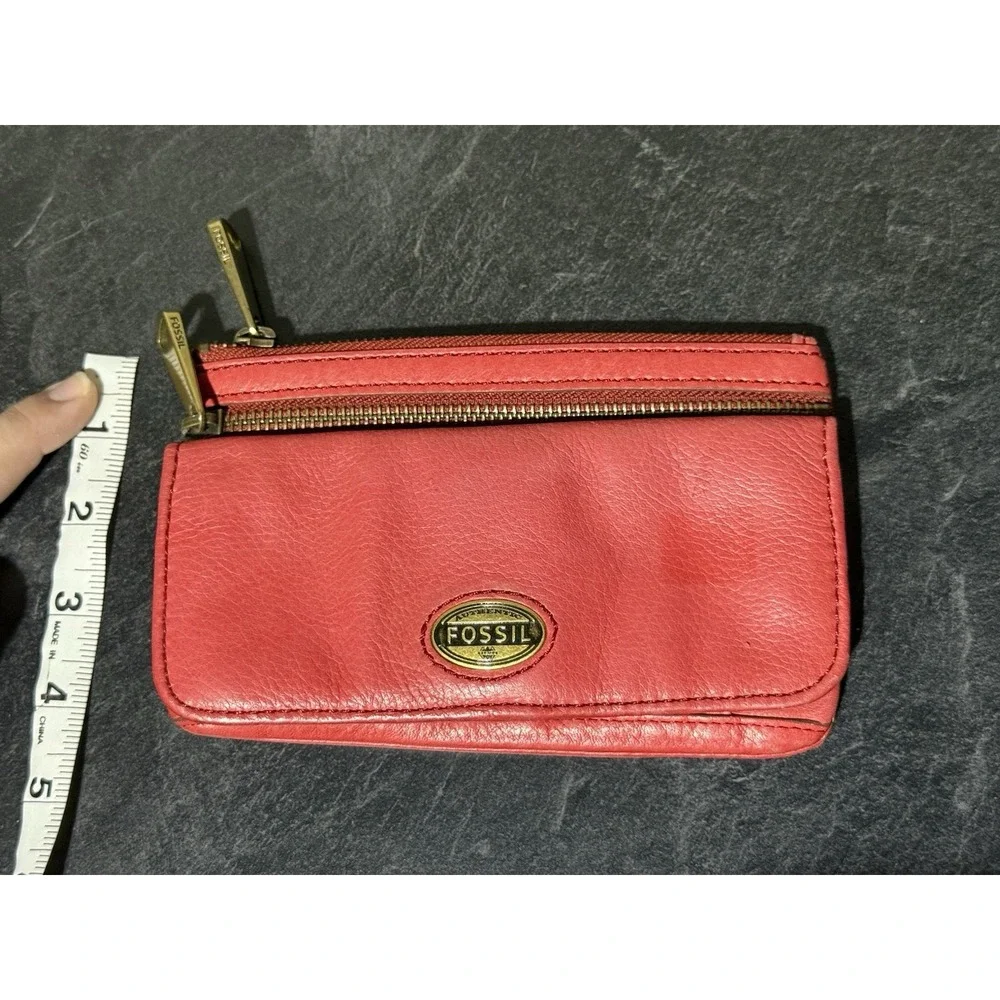 Fossil Red Pebbled Leather Wallet Clutch Card Holder Zip Around Organizer Pocket